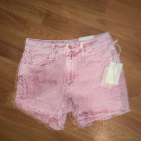 Pink jean shorts sz2 - Picture 3 of 10
